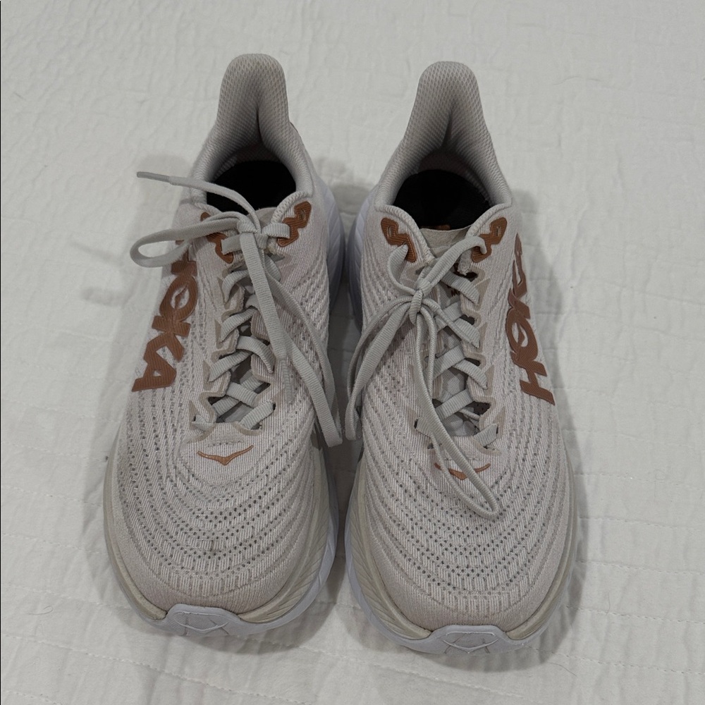 ✨ HOKA MACH 5 – WOMEN’S 8 | WHITE & COPPER ✨